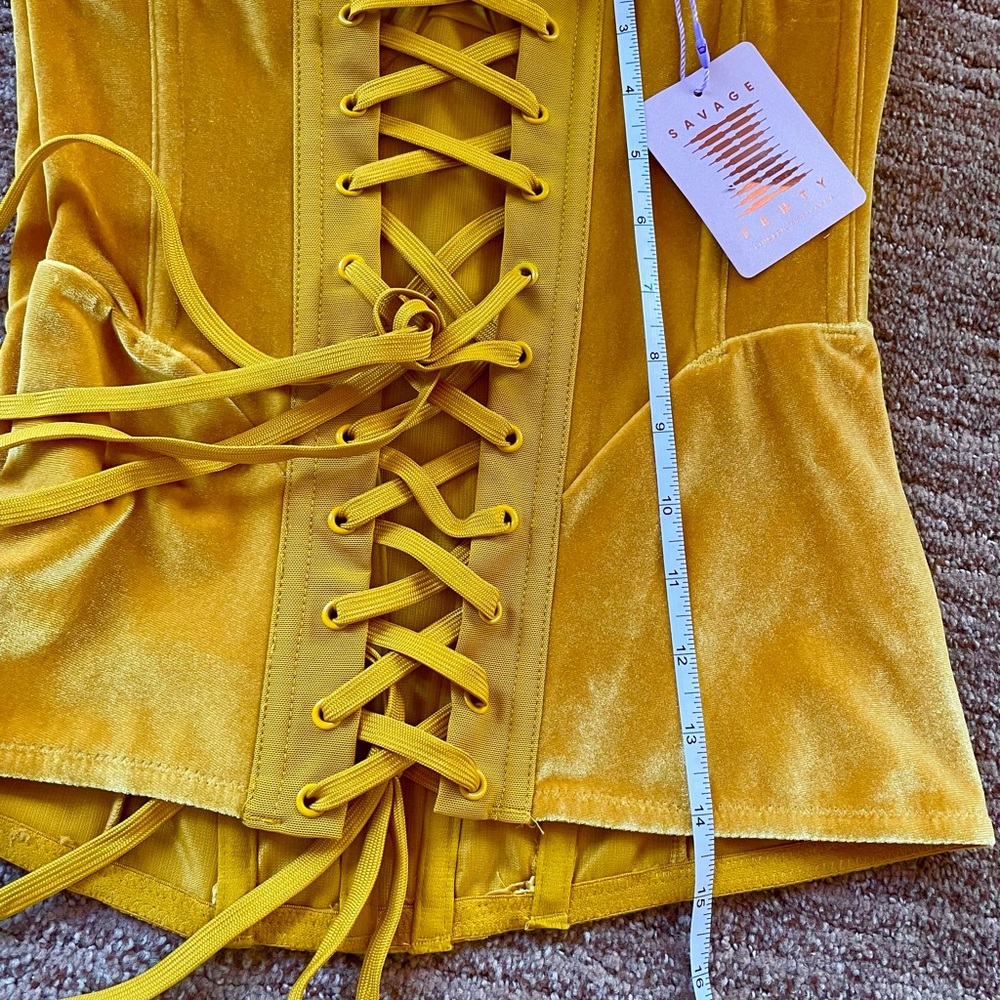 Savage x Fenty Velvet Vixen Corset in Honeycomb - S - Picture 7 of 8